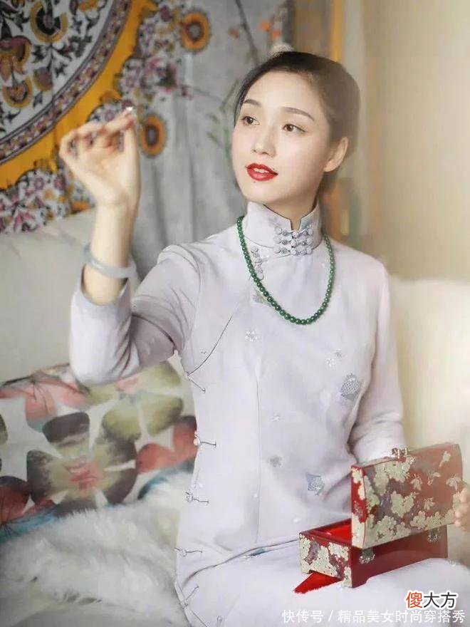 【时尚一点】越来越抵挡不住粉红色旗袍裙了，看到就想试穿一下，大家觉得好看吗