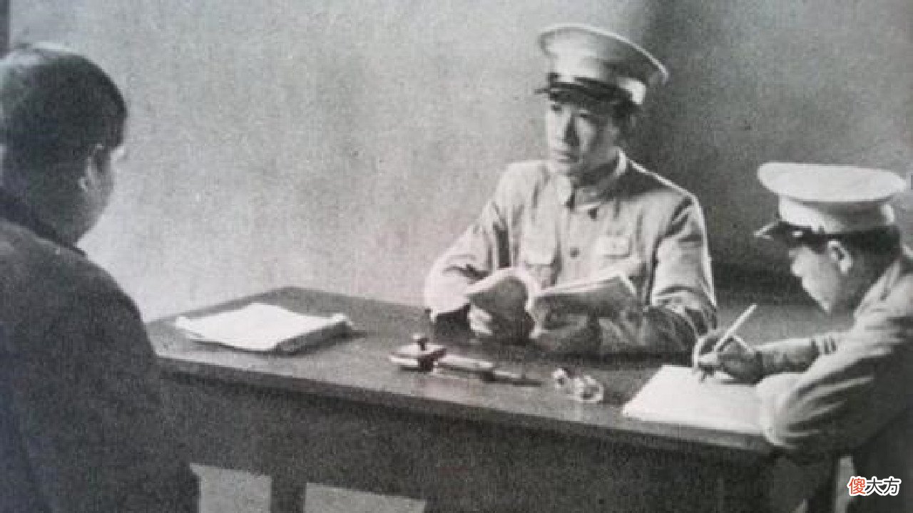 【爱历史】1955年，一农民朝毛主席专列丢石头，被抓后下场如何？