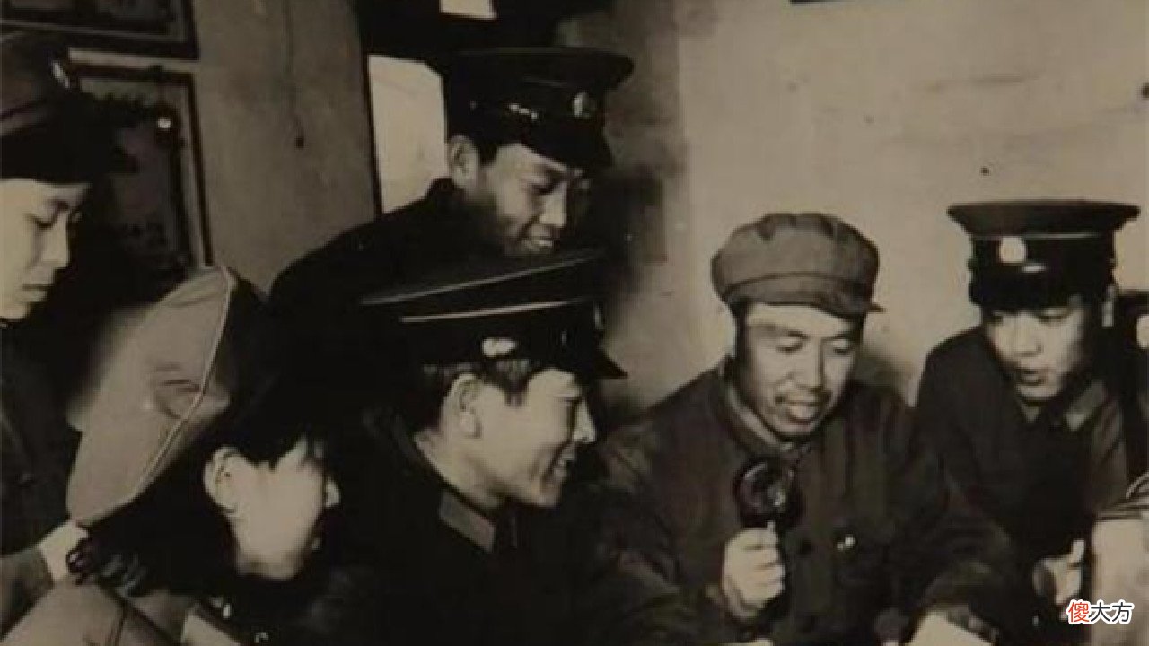 【爱历史】1955年，一农民朝毛主席专列丢石头，被抓后下场如何？