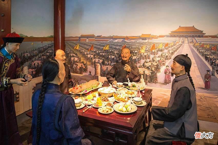 【历史故事】乾隆办的千叟宴，为何变成了“夺命宴”，老人：你看看我们吃了啥
