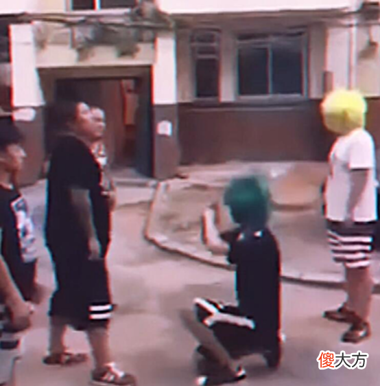 【游戏迷】宫崎英高跌落神坛，精心设计的老头环boss，被国外高玩一锤抡翻
