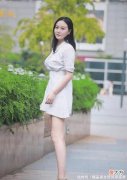 【就爱时尚】恬静的美女，穿搭衬衫裙，美的优雅有气质