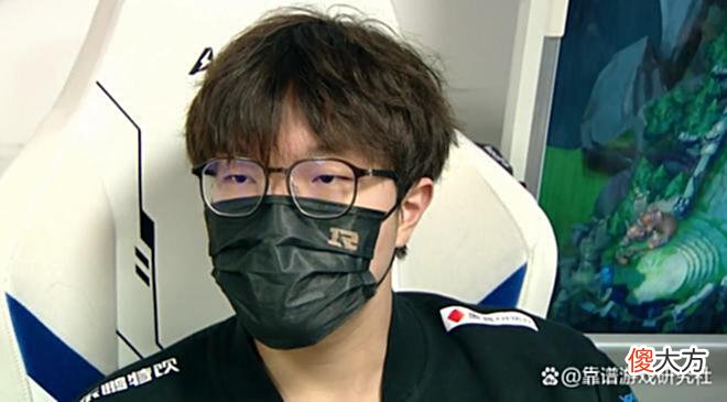 【游戏迷】LOL：RNG晋级决赛一事稳了，圣枪哥给Bin开小灶，外战就要这么玩