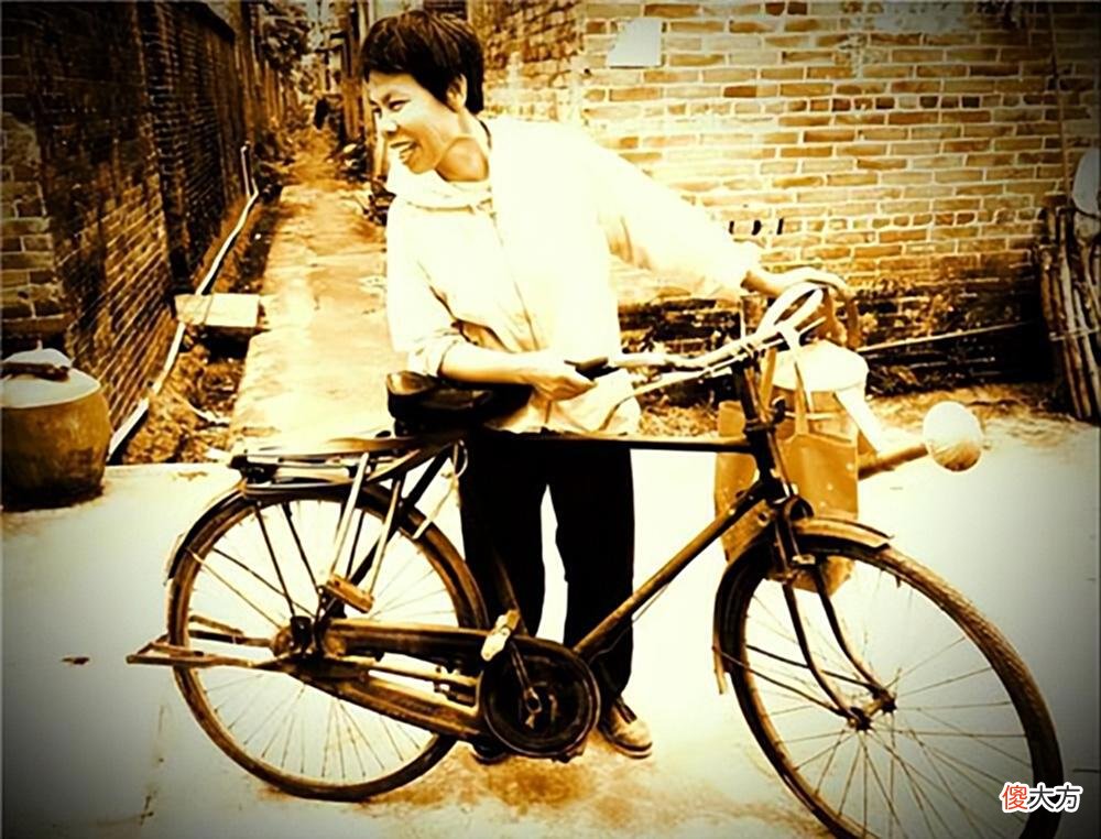【历史故事】上世纪80年代的一辆“凤凰”牌自行车，相当于如今多少钱