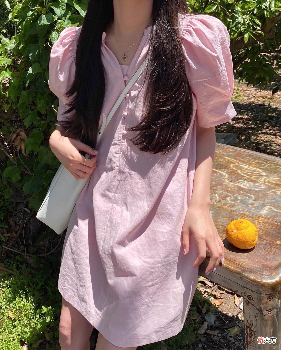 【时尚一点】夏日怎么能错过一条连衣裙？今年流行这三款，清新减龄好穿