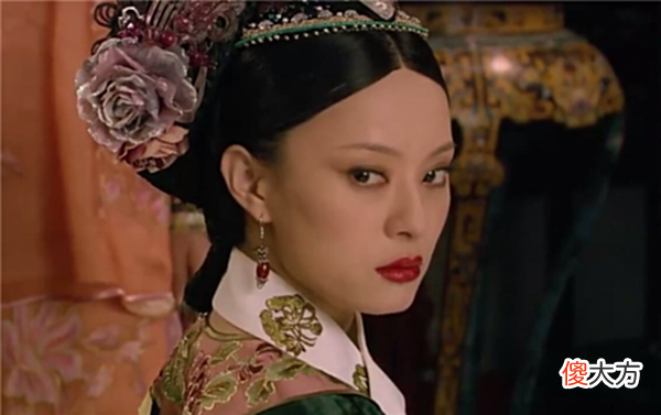 【历史故事】甄嬛传:甄嬛回宫后来给皇后请早安,为什么不奉簪花反而送佛珠?