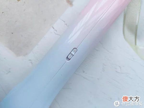 【就爱时尚】有了它精致小姐姐早上能多睡半小时，艾美特随身造型梳