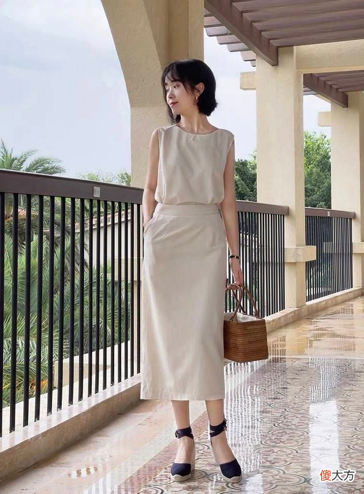 【就爱时尚】女人到了中年,再懒也别穿短裤出门,学38岁博主这样穿,优雅高级