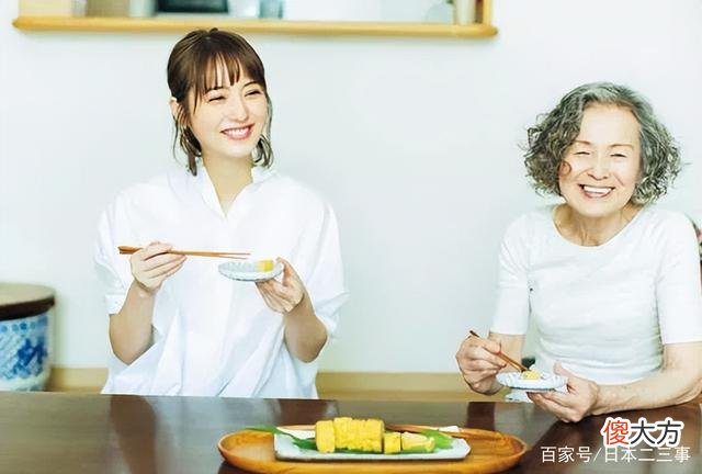 【时尚一点】日本银发奶奶的“慢生活”:掌控生活的节奏