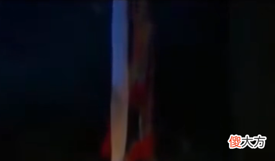 湖南农村一夜之间怪事不断，村民突然接连发疯，记者前往发现真相