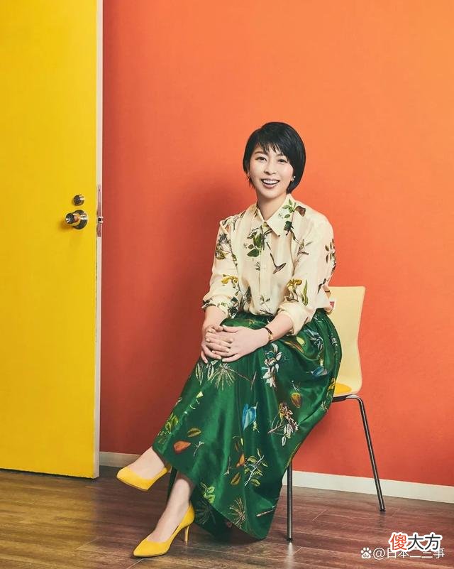 【时尚一点】岁月是一把杀猪刀，松隆子的近照圈粉了
