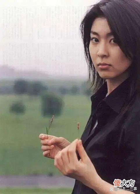 【时尚一点】岁月是一把杀猪刀，松隆子的近照圈粉了