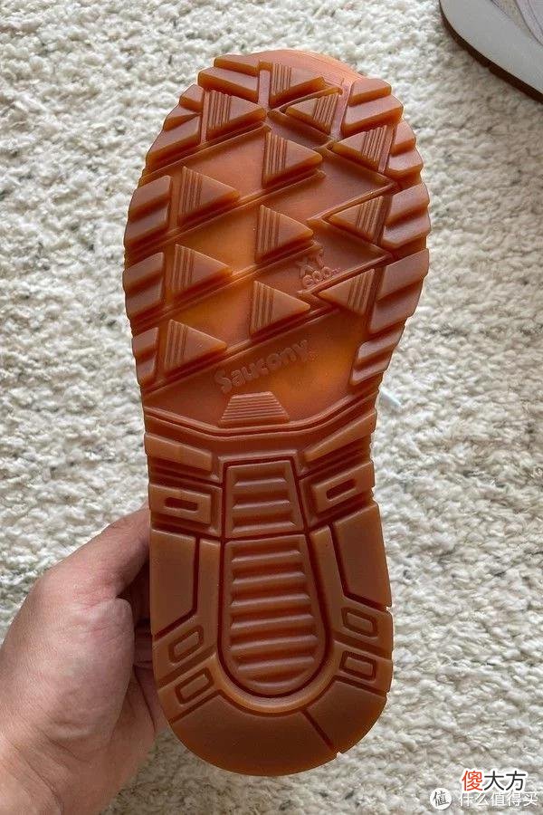 【就爱时尚】Sneaker 篇一百六十八：Saucony Shadow 6000与NB 990v3分享