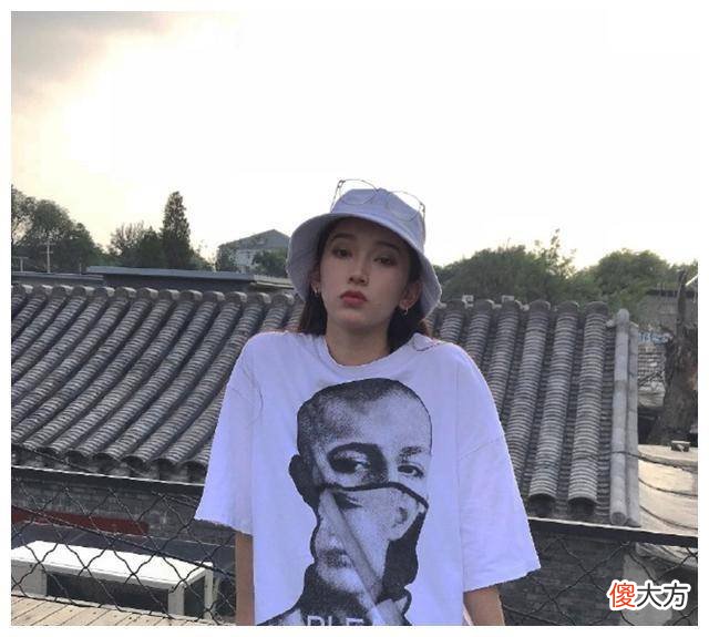 【就爱时尚】鞠婧祎这个小腰和大长腿太绝了，这个look帅炸了天