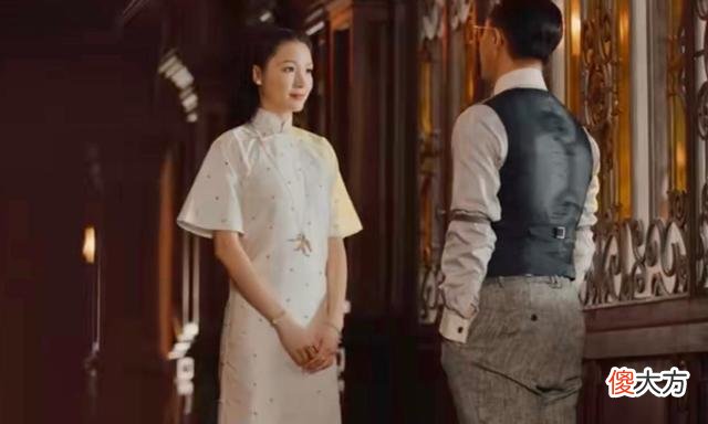 【时尚一点】传家：为什么穿衬衫的胳膊上要绑个东西，这是什么？