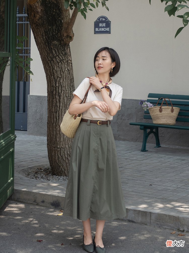 【时尚一点】这位“大妈辈”好会穿！4个技巧打造优雅气质，40、50岁女人都爱