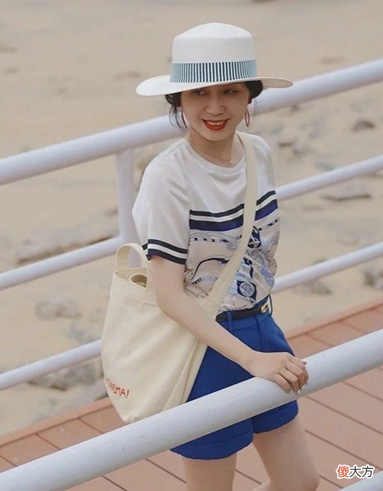 【时尚一点】上了年纪的女人，不建议戴棒球帽，容易显脸大，这3款帽子更洋气