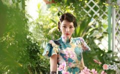 【就爱时尚】柳岩再次穿上复古旗袍，明艳娇俏，名媛范十足，更是少女心爆棚