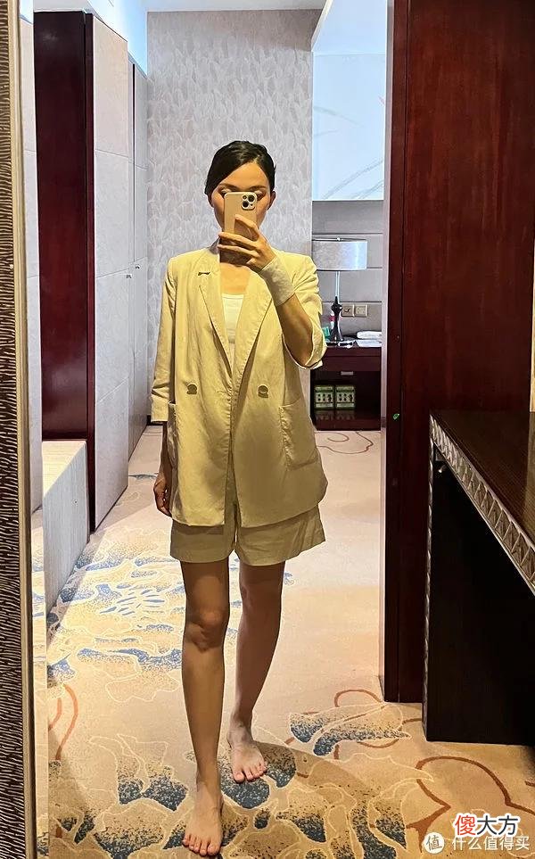 【时尚一点】优衣库兼具美貌与实力的百元辣妹背心