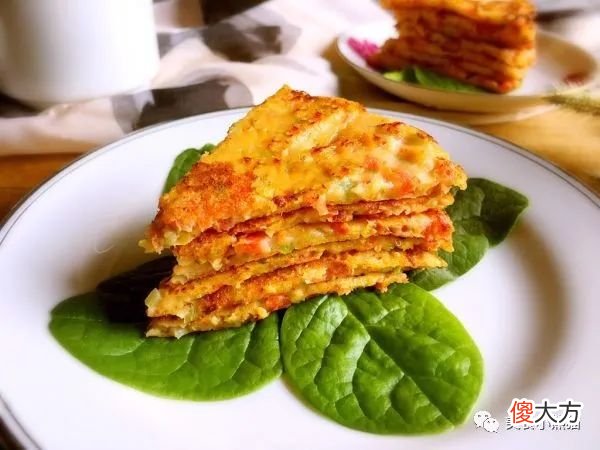 教你做道辅食，三文鱼蔬菜饼，这样做宝宝爱吃，简单易学看了就会
