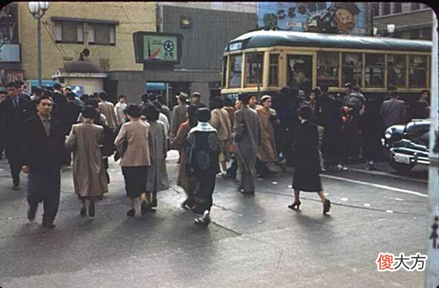 【爱历史】实拍1955年的日本:丝毫看不出是战败国,图8的场景让人感慨万千
