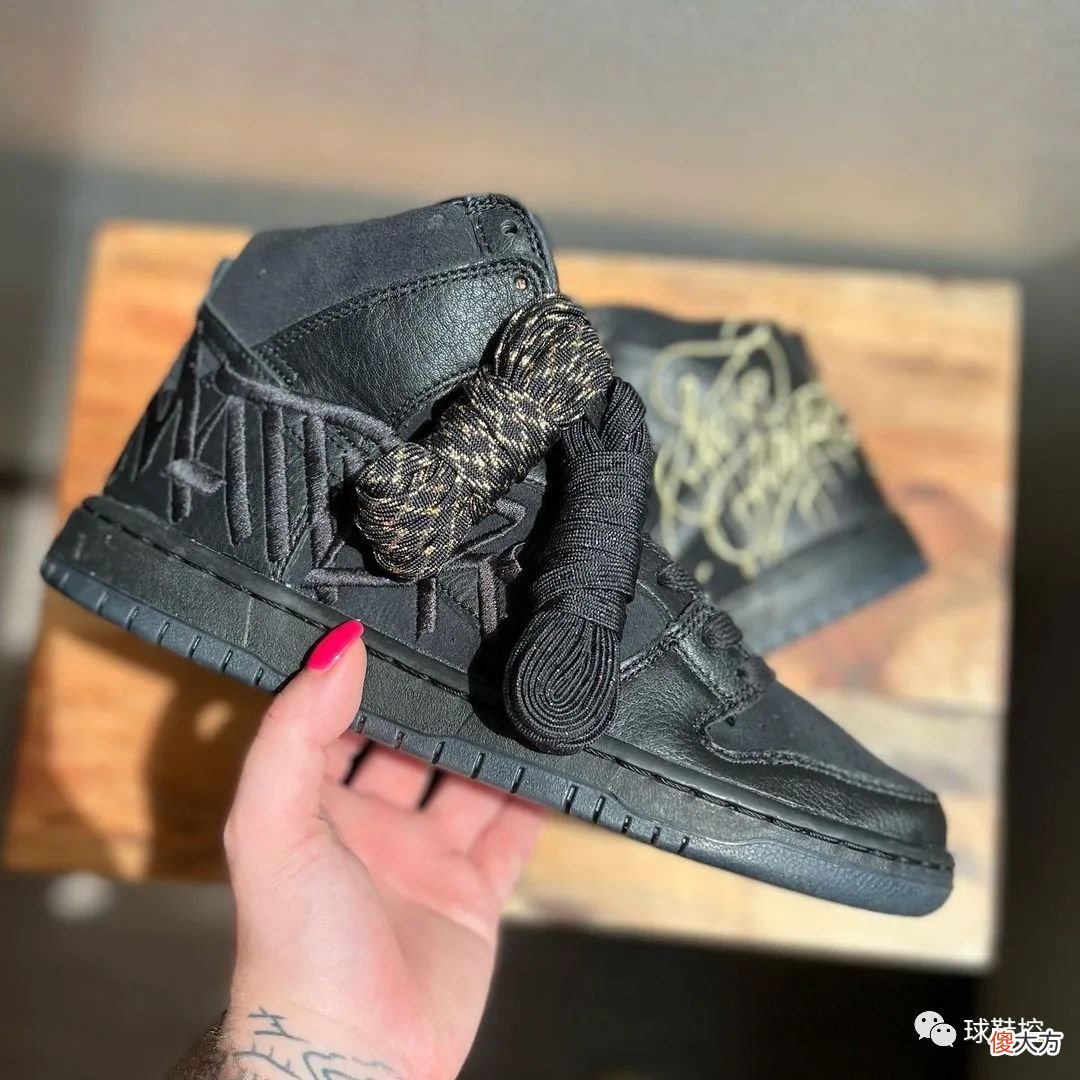 【时尚一点】灰橙3.0？新 YEEZY 350 实物首曝光＆FAUST x Nike 新联名预警！