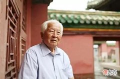【爱历史】2007年南海打捞起一神秘沉船,船身800年未腐,价值超三千亿美元