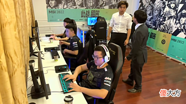 【游戏迷】“这状态打T1要被零封！”RNG3-0晋级决赛引不满：打得太丑陋了