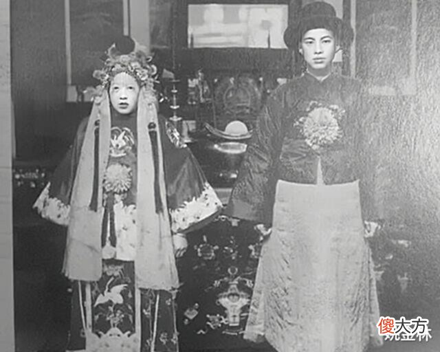 【爱历史】晚清老照片:女子出嫁吊睛白面形如魑魅,清兵护送洋人神气十足!