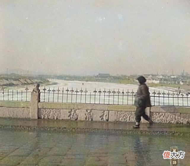 【历史故事】江苏省徐州市：民国时期（1940）古黄河利济桥边捕鱼人