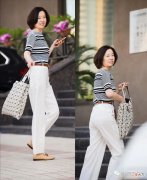 【时尚一点】50岁女人没有高颜值又怎样？学会这几组搭配公式，减龄提气质