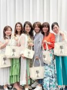 【就爱时尚】50岁女人别急着扮成“大妈”，学日本主妇这样穿，形象仪态会更好