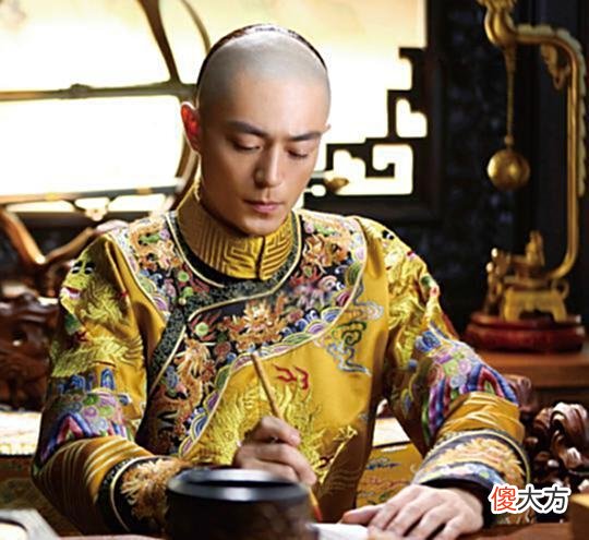 【历史故事】雍正生前赐死一人，让乾隆稳坐江山60年，自己却背上千古骂名！