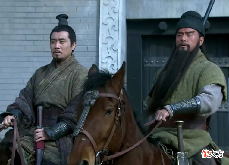 【爱历史】为什么三国君主用仁义能得英雄，而老实人讲仁义总是会被欺负？