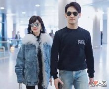 【就爱时尚】赵雅芝带儿子走机场，铅笔裤秀美腿，和儿子同框似姐弟