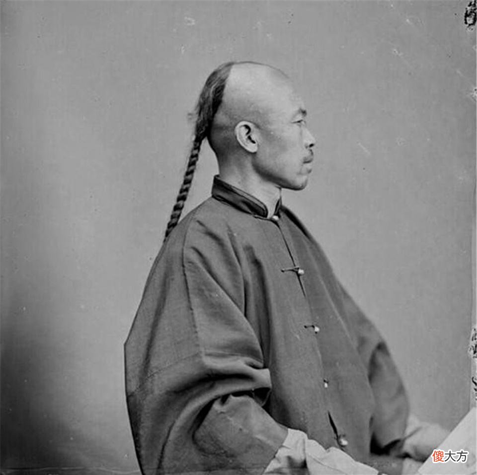【历史故事】清朝人的辫子有多脏？英国女子日记中写道：味道难闻