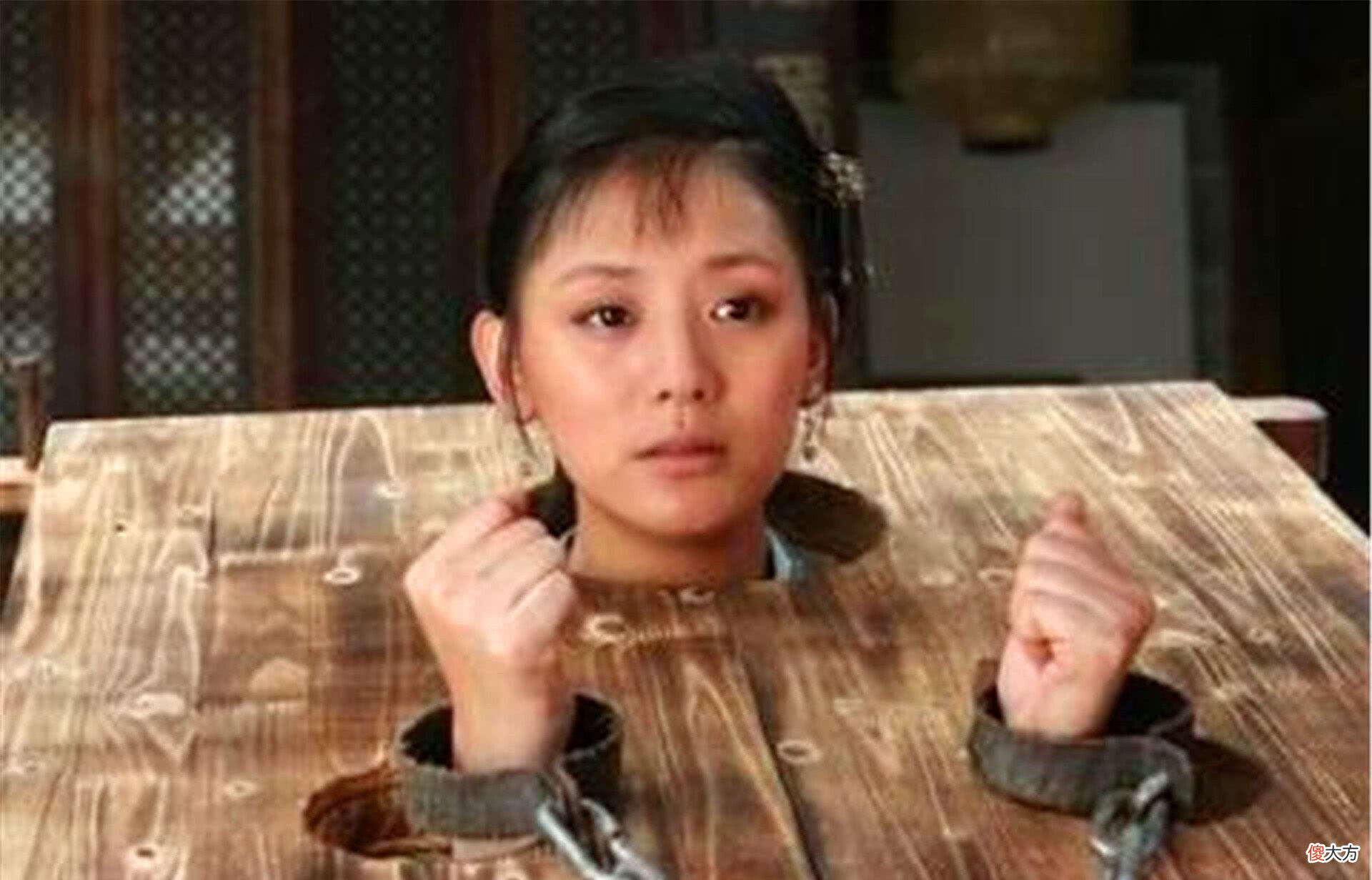 【爱历史】古代押送流放的“女犯人”，路途遥远，衙役们为何还争着去？