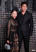 【就爱时尚】王子文和刺绣图案的搭配日常感比较强