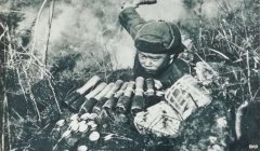 【爱历史】18岁战士孤身打退美军9次冲锋，真是神勇！1953年毛主席亲切接见