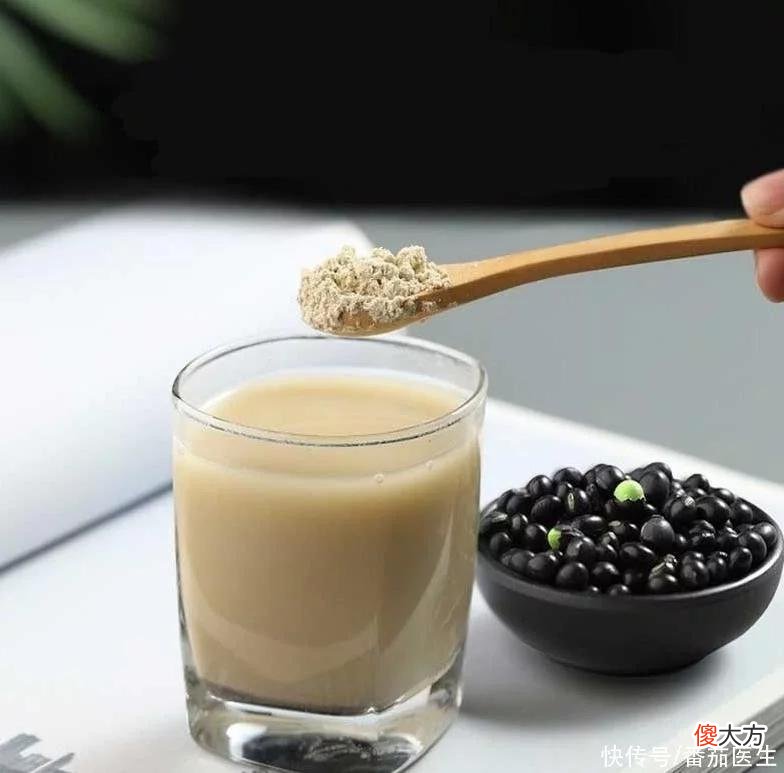 【就爱时尚】“老的慢”的女人，通常都喜欢吃这5种食物，紧致肌肤气色佳