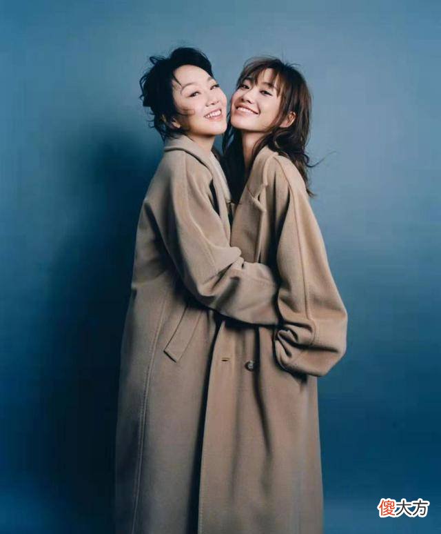 【时尚一点】闫妮母女罕见合体拍大片儿,女儿长成妈妈翻版,气场却不如妈妈