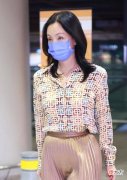 【就爱时尚】陶虹素颜模样渐有老态，中年女性穿搭技巧找准气质定位再发力