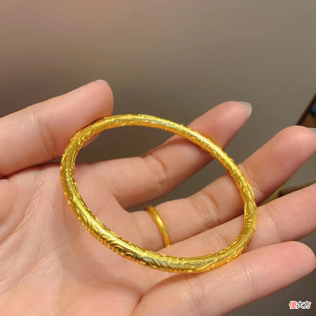 【就爱时尚】黄金手镯有哪些款式，2022年流行的古法黄金手镯图鉴