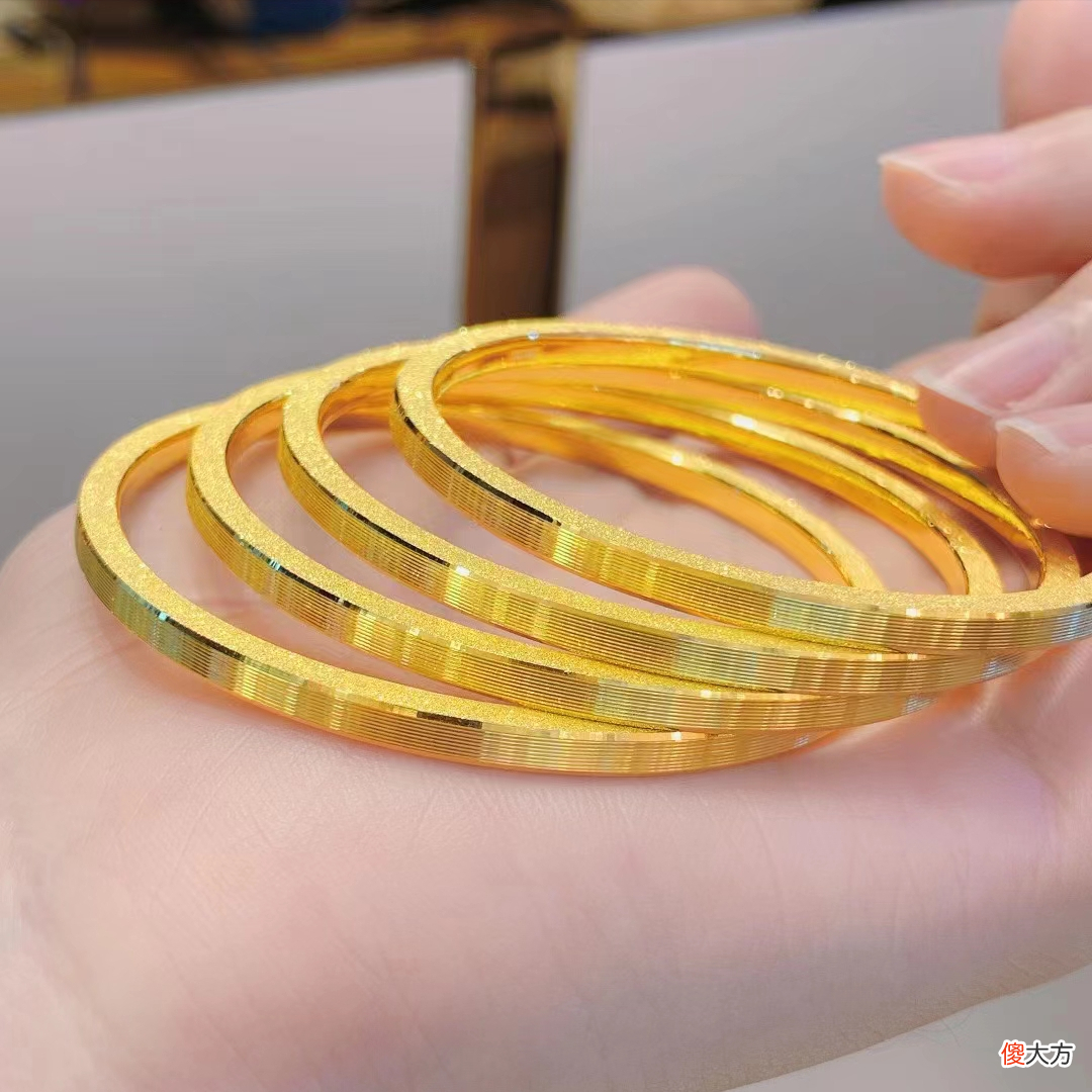 【就爱时尚】黄金手镯有哪些款式，2022年流行的古法黄金手镯图鉴