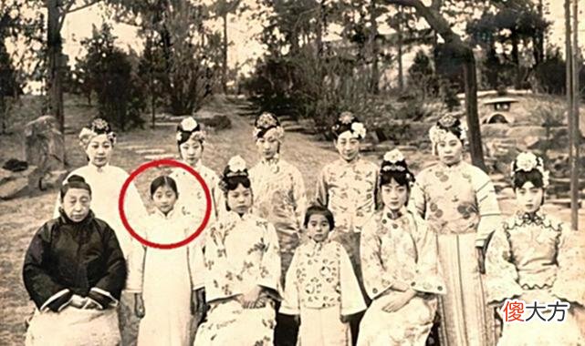 【爱历史】晚清格格：爱上姐夫溥仪一生未嫁，03年在养老院吃饺子被噎死