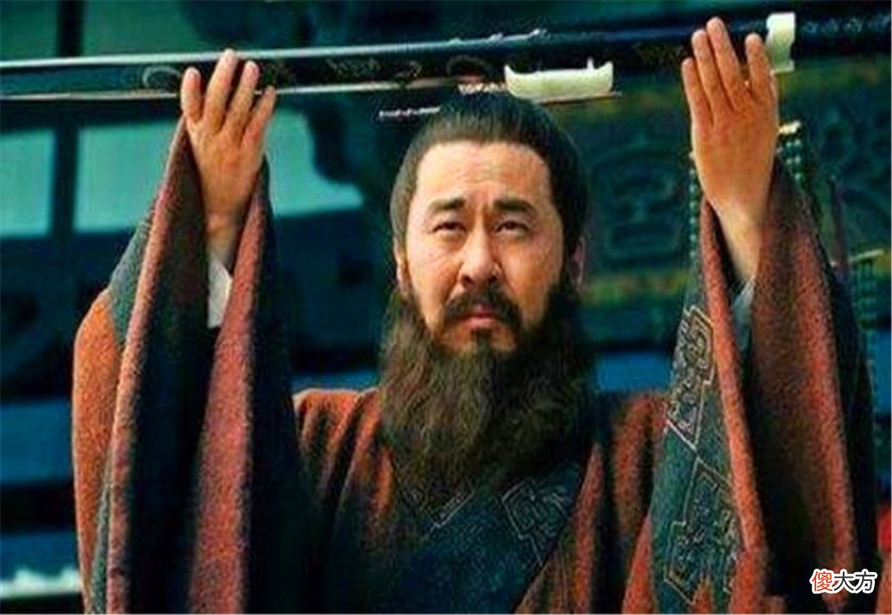 【爱历史】吕布为何被杀？不仅因为刘备的谗言，更是因为他触犯了曹操的大忌