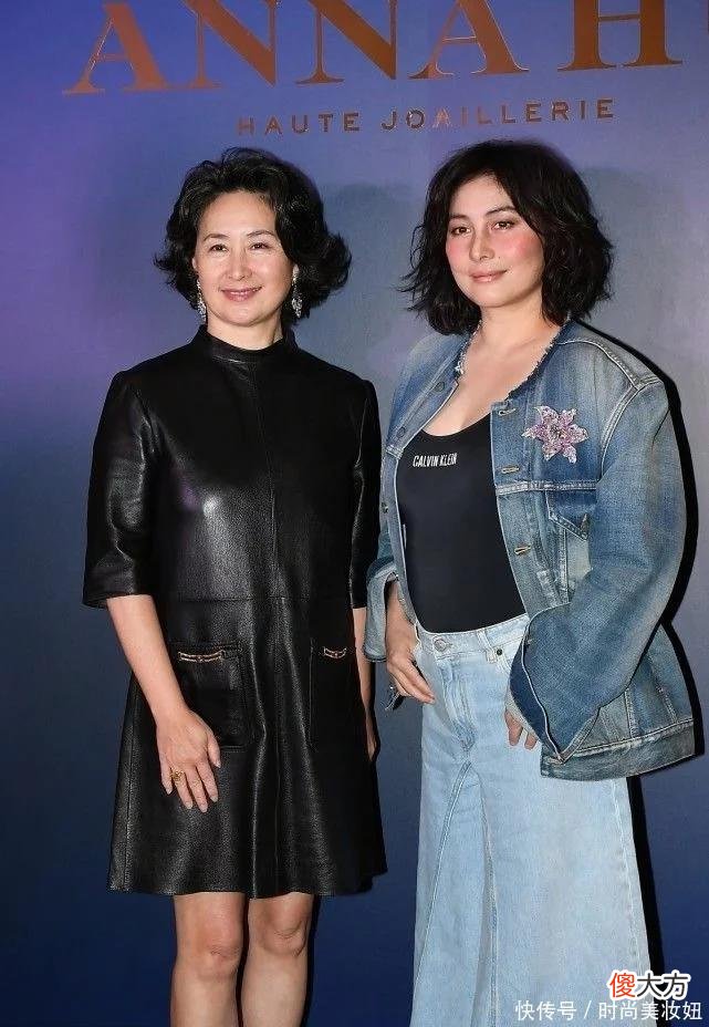 【时尚一点】何超琼气质无敌，穿黑色小皮裙端庄大气，向太风头也被抢了