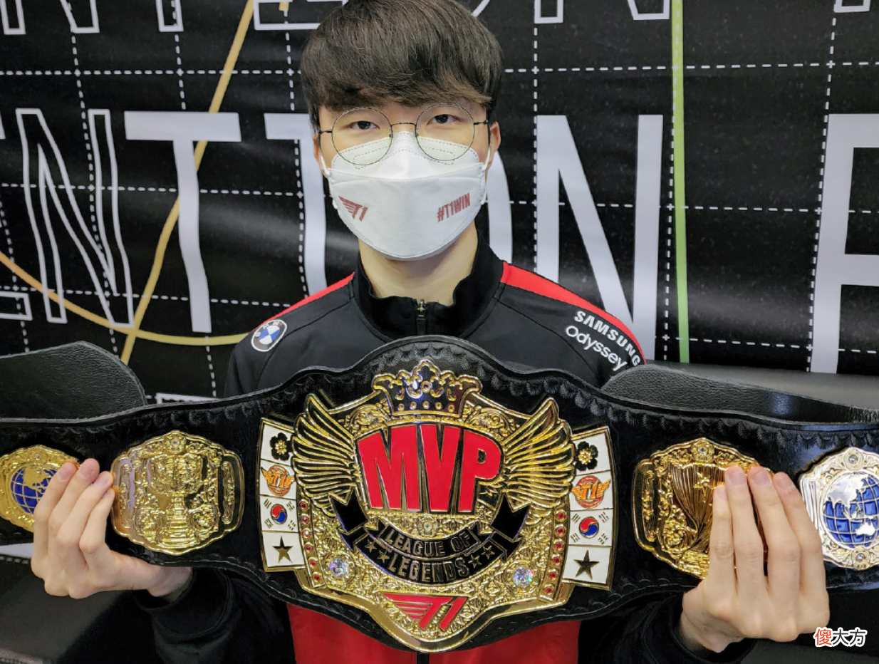 【游戏世界】T1横扫G2晋级决赛！教练赛后自信发言：会3比1拿下RNG！