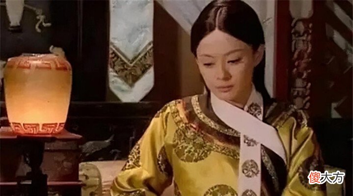 【历史故事】清朝妃子脖子上挂的“白布条”,有什么作用?