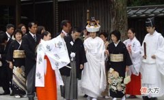 【爱历史】中国这位亡国之君,为自保逃亡日本,后代如今成日本的显赫家族